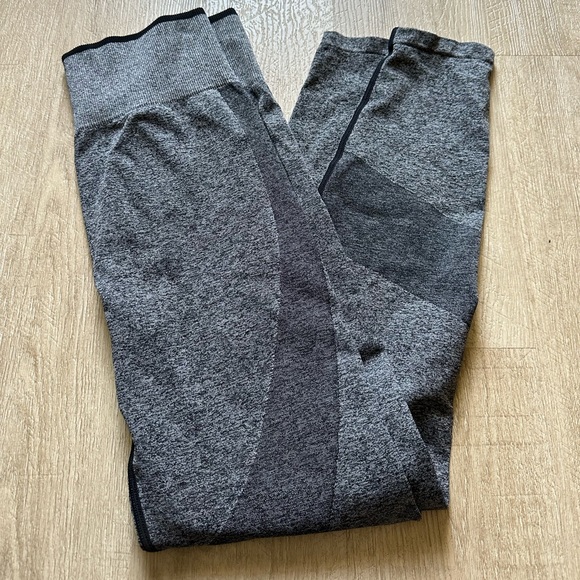 Victoria’s Secret leggings - Picture 2 of 5